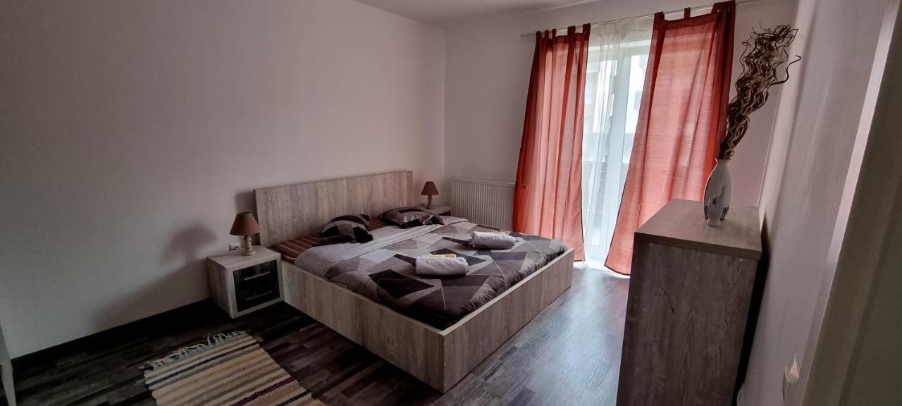 Swan Brasov Apartment Bagian luar foto